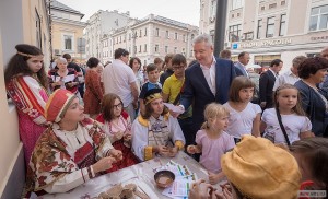 Мэр Москвы Сергей Собянин посетил открытие пешеходной зоны на улице Большая Ордынка