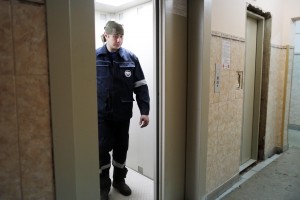 Около 900 лифтов установят в Москве по новым контрактам