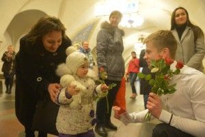 Воздушные шары подарят пассажирам на «Парке культуры»  и «Киевской»