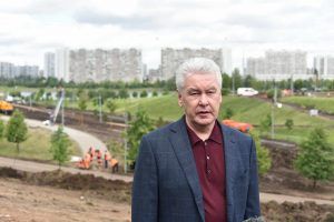 Мэр Москвы Сергей Собянин осмотрел ход работ по благоустройству Братеевского парка.