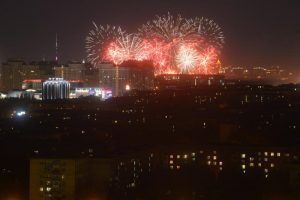 Москвичи в День города увидят салют над Лужнецкой набережной