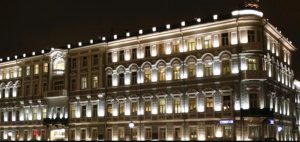 Подсветкой украсят дома, которые представляют историческую ценность, расположенные на перекрестках, и административные здания. Фото: mos.ru