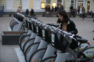 В 2017 году в столице откроют еще 50 станций велопроката. Фото: "Вечерняя Москва"