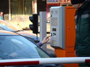 В числе лидеров по спросу среди автомобилистов стали парковки, расположенные на Хамовническом Валу. Фото: mos.ru