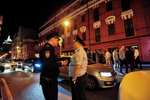 В Центральном округе столицы задержан подозреваемый в хранении наркотиков. Фото: «Вечерняя Москва»
