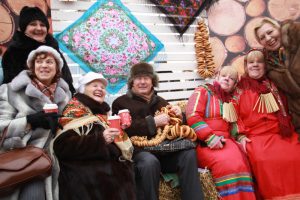 Всех желающих накормили блинами и напоили горячим чаем. Фото: Наталия Нечаева, «Вечерняя Москва»