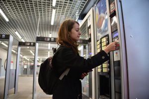 На станциях МЦК установили автоматы с прохладительными напитками и едой. Фото: Антон Гердо, «Вечерняя Москва»