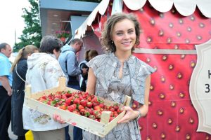 Более 900 тонн ягод за месяц было продано в столице. Фото: Антон Гердо, «Вечерняя Москва»