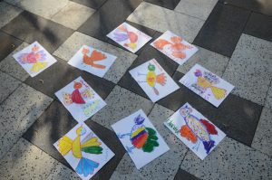В Хамовниках открылась выставка детских рисунков в честь Дня защитника Отечества. Фото: Анна Быкова