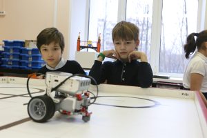 Столичные школьники смогут принять участие в турнире по робототехнике. Фото: Виктор Хабаров, «Вечерняя Москва»