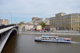 Пешеходный мост «Багратион» закроют на реконструкцию. Фото: Анна Быкова, «Вечерняя Москва»