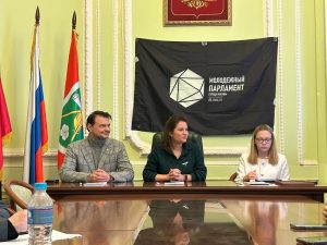 Дебаты состоялись в управе района. Фото: официальная страница Молодежной палаты района Хамовники