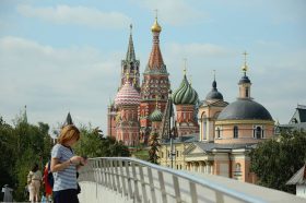 В Московской прокуратуре напомнили об ответственности за незаконный запуск беспилотников. Фото: Анна Быкова, «Вечерняя Москва»