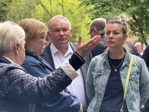 Обход территории провел заместитель главы управы района. Фото: страница управы района Хамовники в социальных сетях