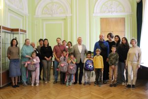 Акцию поддержки жителей провели в управе района. Фото: страница управы района Хамовники в социальных сетях