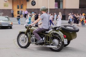 Движение транспорта в районе ограничат в связи с проведением мотофестиваля. Фото: Ксения Догонашева, «Вечерняя Москва»