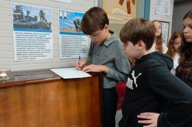«Лица войны»: фотовыставку представили в районе Хамовники. Фото: страница управы района Хамовники в социальных сетях