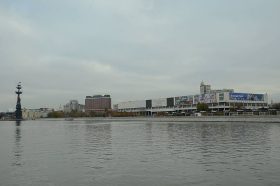 Губернатор Севастополя Михаил Развожаев поблагодарил Москву за современный формат голосования. Фото: Анна Быкова, «Вечерняя Москва»