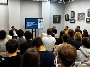 Юные парламентарии стали участниками панельной дискуссии. Фото: страница Молодежной палаты района Хамовники в социальных сетях