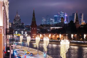 Набережные района Хамовники засияли в праздничных огнях. Фото: пресс-служба комплекса городского хозяйства Москвы