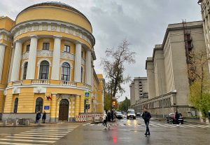 «Россия по-французски»: студенты МПГУ исследовали влияние русского стиля на моду Франции. Фото: Анна Быкова, «Вечерняя Москва»