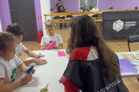 Юные парламентарии района провели мастер-класс. Фото: страница Молпалаты района Хамовники в социальных сетях