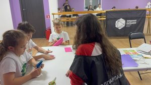 Юные парламентарии района провели мастер-класс. Фото: страница Молпалаты района Хамовники в социальных сетях