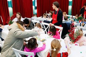 Мастер-класс по созданию винтажных елочных украшений пройдет в усадьбе Льва Толстого. Фото: сайт мэра Москвы