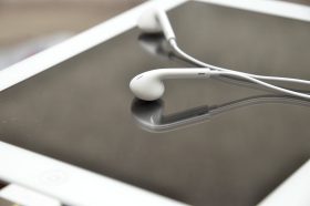 Аудиогид к выставке в Музее Москвы озвучил известный актер. Фото: Анна Быкова, «Вечерняя Москва»