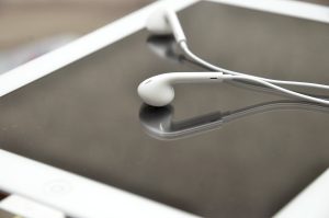 Аудиогид к выставке в Музее Москвы озвучил известный актер. Фото: Анна Быкова, «Вечерняя Москва»