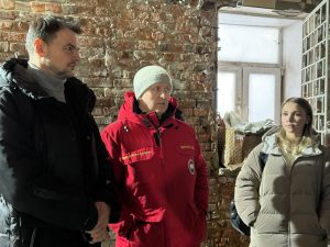 Глава управы района проверил ход ремонта помещения Совета ветеранов . Фото: страница управы района Хамовники в социальных сетях