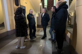 Глава управы провел обход территории. Фото: страница управы района Хамовники в социальных сетях