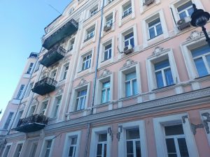 Глава управы провел обход территории. Фото: страница управы района Хамовники в социальных сетях