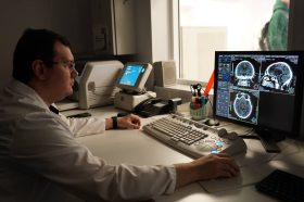 Инновационный препарат разрабатывают на базе Сеченовского университета. Фото: Анна Быкова, «Вечерняя Москва»