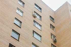 Дом с витражными окнами привели в порядок в районе. Фото: Фонд капитального ремонта многоквартирных домов города Москвы