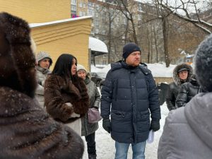 Встреча с жителями и представителями управы состоялась в районе. Фото: страница управы района Хамовники в социальных сетях