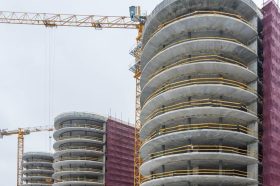 Монтаж инженерных систем стартовал в строящемся ЖК в районе. Фото: сайт мэра Москвы